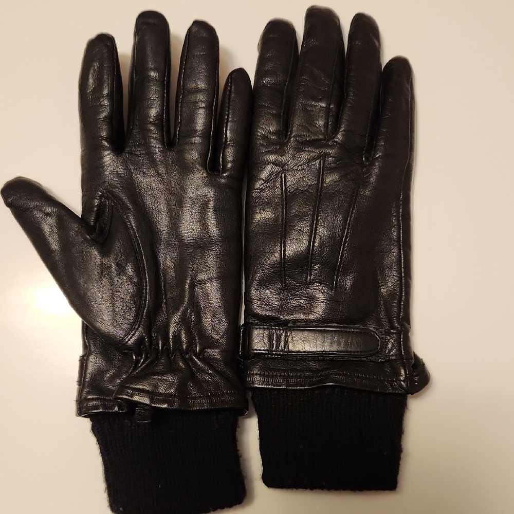 NWOT Black Leather Women's Gloves